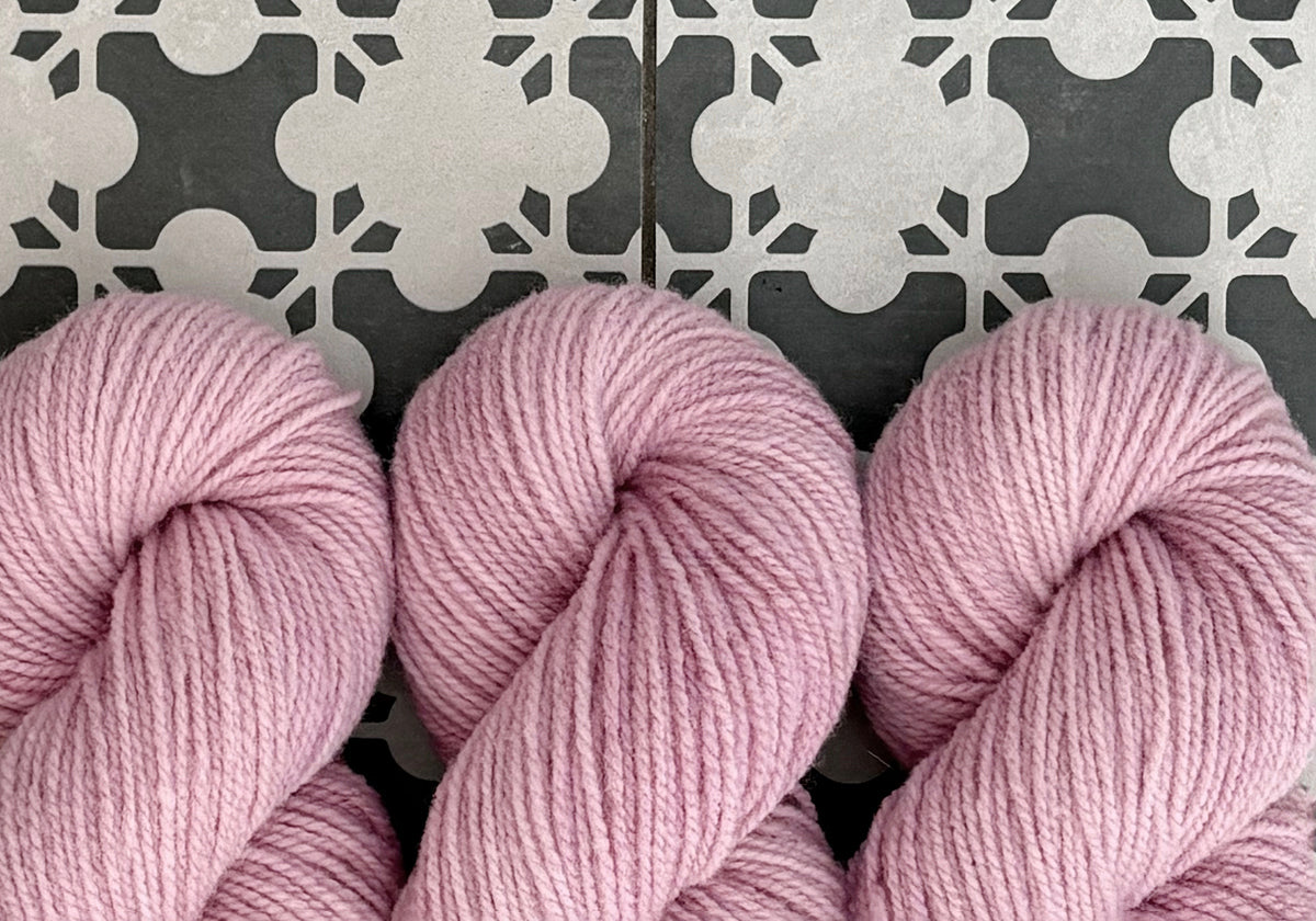 Handgefärbte NATURWOLLE | *WILDROSE* [COCHENILLE]