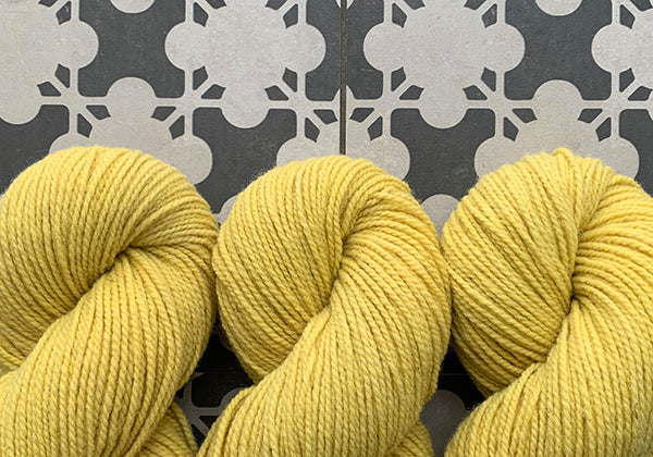 Handgefärbte NATURWOLLE | *BIRKE meets JOHANNISKRAUT*