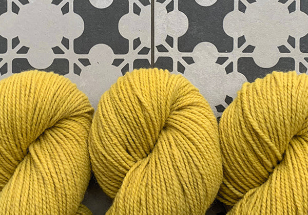 Handgefärbte NATURWOLLE | *BIRKE meets JOHANNISKRAUT*