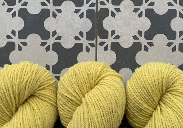 Handgefärbte NATURWOLLE | *BIRKE meets JOHANNISKRAUT*