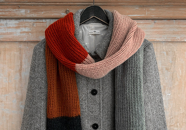 DEARLY HUGGED Schal [Strickpaket]