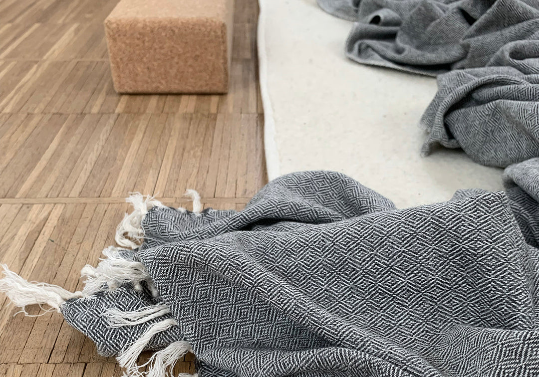 YOGADECKE SHAVASANA [HANDGEWEBT IN NEPAL]